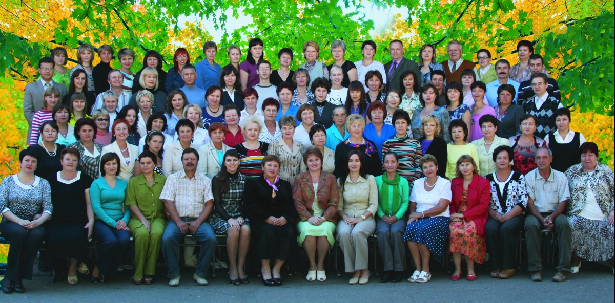 Какие учителя в 5 школе. 26 Школа гимназия Бишкек. 5 Гимназия Бишкек учителя. Гимназия 42 Барнаул учителя.